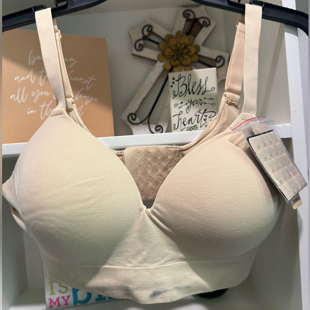NWT Truekind® Daily Comfort Wireless Shaper Bra. XL. Color:  Chai